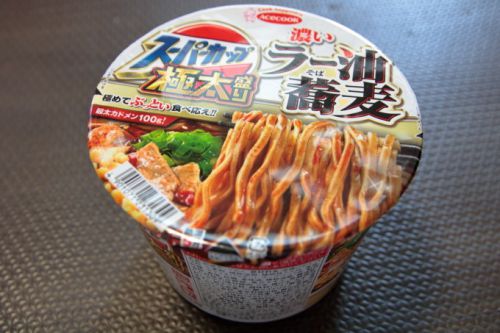 辛い!エースコックのカップそば「スーパーカップ 濃いラー油蕎麦」