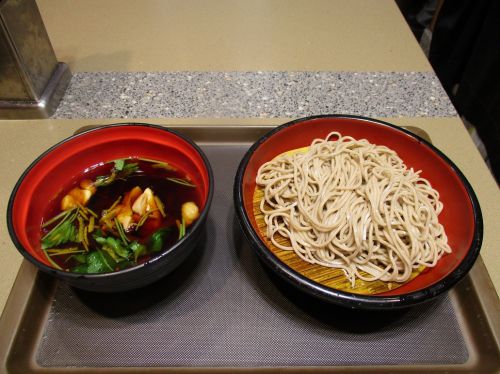210杯目:富士そば五反田店で鶏ごぼうつけそば