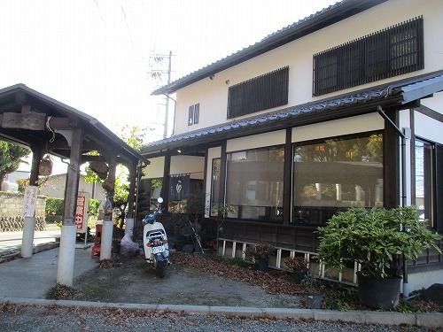 野趣溢れるも違和感のない噛み応え 下諏訪の蕎麦 そば処 みやさか