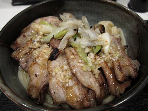 うどん魂一筋 うだま @ メニュー落ちが残念、激うま塩だれサムギョプサルうどん