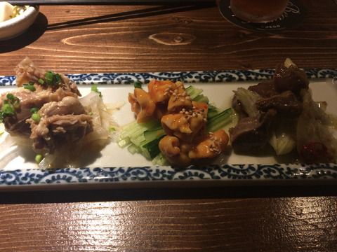 神田とりそば なな蓮 in 神田 鶏冷菜の三点盛りなど