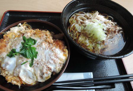 ☆カツ丼肉そばかつMIのカツ丼肉そば ~東根市