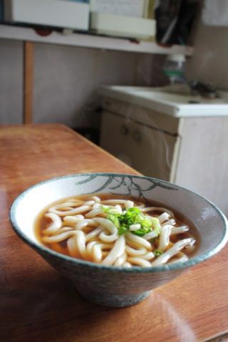 【讃岐うどん】「穴吹製麺所」香川・高松市。混雑時は外で食べよう！