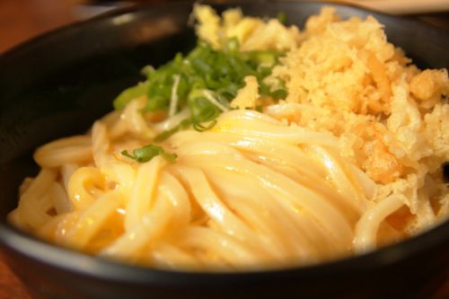 たも屋で朝うどん!寒い冬に温かい「うどん」がおいしいよ。