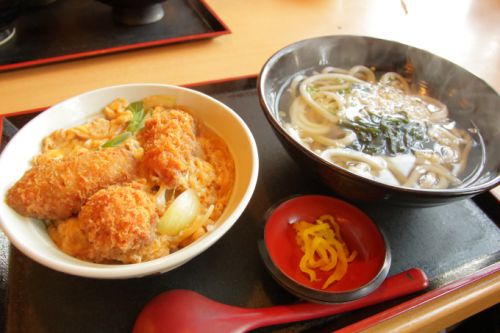 【うどん】「得得」2018年冬のメニュー「牡蠣と帆立丼セット」!