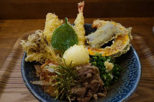 うどん an @ an ぶっかけ と 鶏卵あんかけ豚キムチ