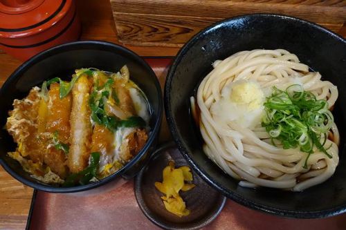 讃歌うどん はんげしょう @ 三元豚ロースカツ丼セット