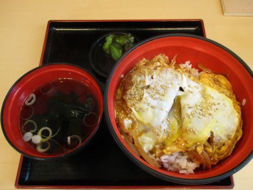 245杯目:富士そばお茶の水店でみそかつ丼
