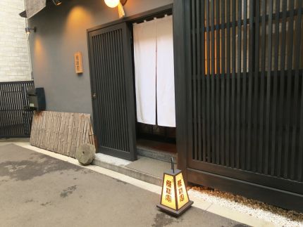 根津 「根津雙柿庵」 繊細流麗 研ぎ澄まされた「蕎麦会席」