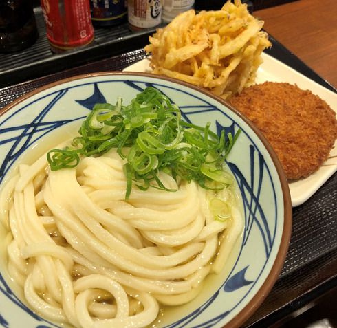丸亀製麺@日田店(大分県日田市)冷やかけうどん大盛り+かき揚げ+ハムカツ