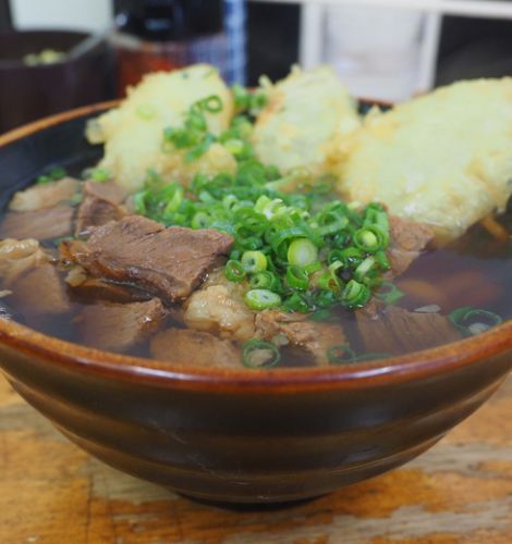 たけや@八重洲町(北九州市小倉南区)肉うどん中+タマネギ天