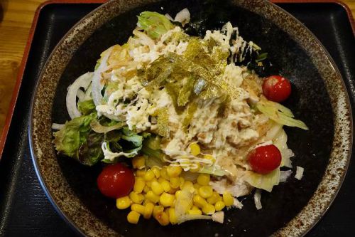 うどん屋 山善 @ ゴマだれサラダうどん