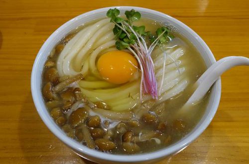 手打ちうどん 上を向いて @ むぎみそなめこ月見