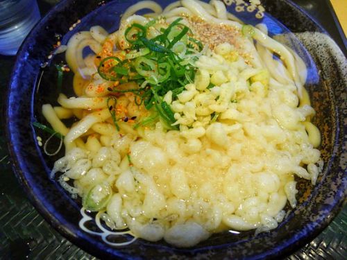 お昼ご飯をはなまるうどんで