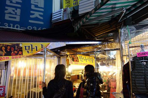 巨済食堂(韓国ソウル南大門)カルグッス横丁の韓国手打ちうどんは600円でさすがの品数!「ポリパッ」
