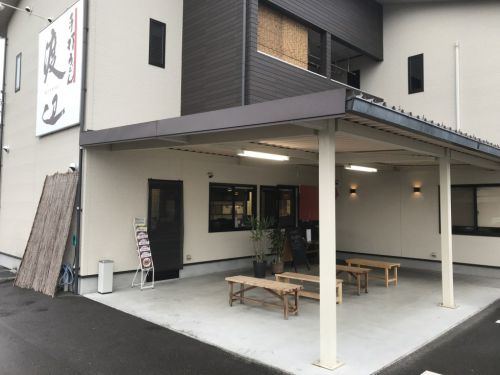 香川丸亀『手打ちうどん渡辺』デカい揚げで麺が見えないきつねうどん!