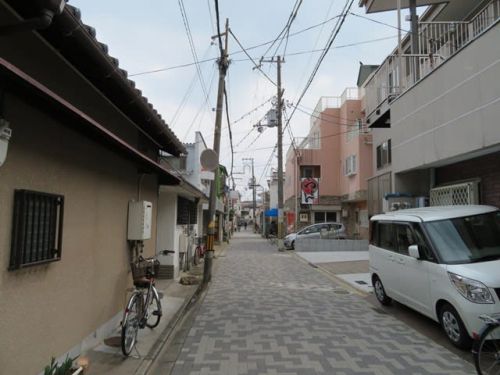 野口製麺所(大阪府) - 創業90年の製麺所で、きつねうどんを味わう。 -
