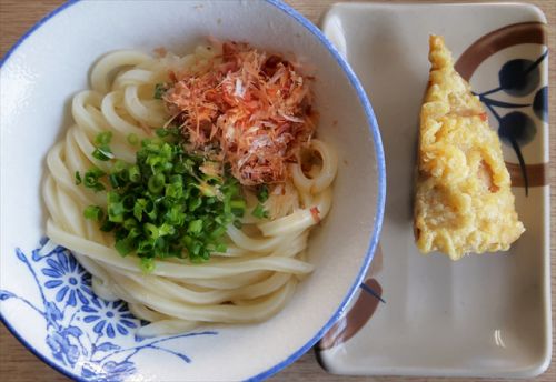 朝一番は釜ぬきのうどんがいただけます! 吉本食品 @ 東かがわ市三本松町 今年四回目の讃岐うどんツアー 1軒目 190418