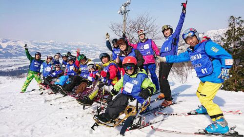 パラリンピアン森井大輝選手も登場!車いすキッズにバリヤレスそば打ち体験会