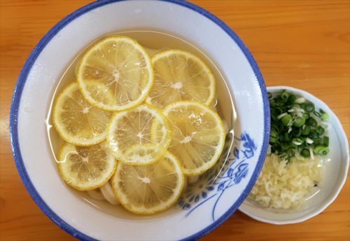 曽根果樹園の香川県産レモンを使ったうどんがめっちゃ旨い! 本場かなくま餅 福田 @ 観音寺 今年四回目の讃岐うどんツアー 四軒目 190418