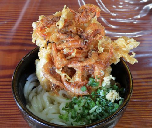 坂出山下といえば特大芝海老のかき揚げ天ですよね! 坂出山下うどん @ 坂出市加茂町 今年5回目の讃岐うどんツアー 二軒目 190511