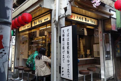 かのや 新宿西口店(東京)ローカル立ち食いそばチェーン系で茹でたて270円もりそば