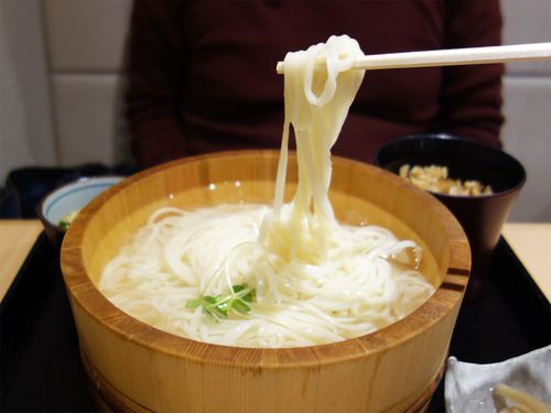 【福岡】博多うどんではない、地元の人気店♪@能古うどん 天神ビル店