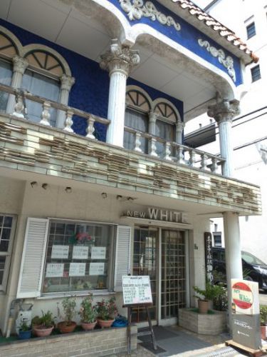 生野区の大池橋ニューホワイト(NEW WHITE)でワンコイン500円の日替り定食で焼そば定食!コーヒー付き!