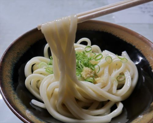 朝一番は釜ぬき熱々のしょうゆうどんが旨い! 上杉食品 @ 三豊市 今年8回目の讃岐うどんツアー 一軒目 190807