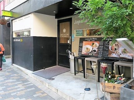 恵比寿「EBISU FRY BAR」 まろやかで優しい「豆乳ざるそば」