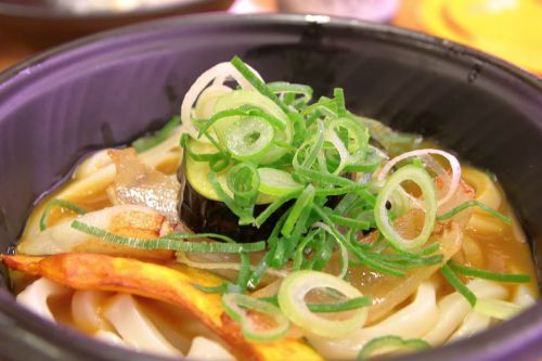 スシローのカレーうどんが驚異的!回転寿司の常識を超えた衝撃の出汁感