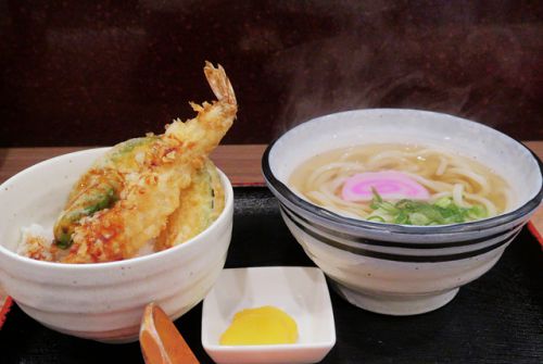 シンプルに旨いかけうどんと天丼のお昼のセットメニュー 店仕込みうどん 讃岐麵屋 あうん @ 針中野 200207
