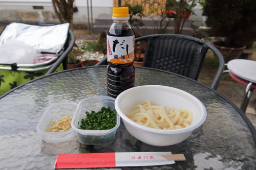 ご近所さんが玉買いで訪れる製麺所で出来立てのうどんをいただきました! 岡﨑製麺所 @ 三豊市 今年一回目の讃岐うどんツアー 二軒目 200216