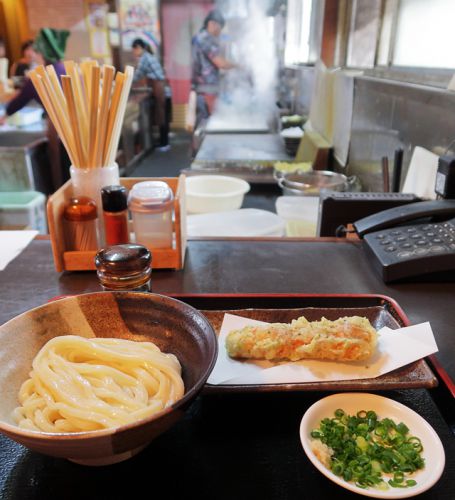 茹でたて〆たてうどんと揚げたてたこちく天のコラボメニュー SIRAKAWA @ 三豊市 うどんコレクションスタンプラリー達成者パーティーツアー 一日目の三軒目 200301