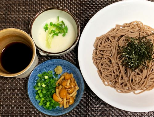 なめこととろろでいただく「ざるそば」が好き! 5月4日の自宅で自作昼麺 @ 鷹合倶楽部 200504