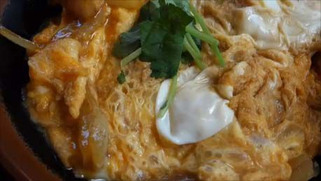 【丸亀製麺】2人で月3万円食費生活を支えるのは株主優待!今回親子丼と牛丼を食べ比べ♪うどんはカレーとぶっかけで