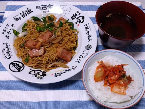 お家ランチは、日清焼そば定食!実践☆関西人は、焼そばオカズに白メシ食べる♪ 200618