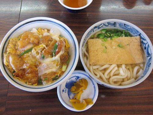 「お食事処 かつよし」 桜川 今年で50年!レトロ町食堂でカツ丼+きつねうどん☆ 200709