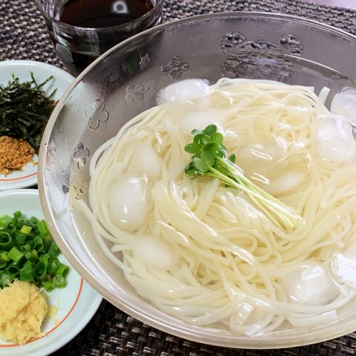 元祖 佐藤長太郎本舗のいなにわ御用うどんで冷やしうどん 5月23日の自宅昼麺 @ 鷹合倶楽部 200523