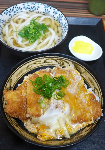 つるり セルフ形式のさぬきうどん食堂でランチしました 座敷ありで子連れ家族も使い易いよ 広島市安佐南区八木