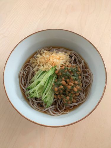 冷やしたぬきそば + 冷やし納豆そば