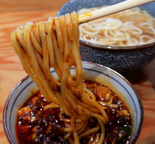 大阪つけ麺ってどんな麺? き田たけうどん @ なんば 大阪つけ麺発表会 六徳恒河沙コラボ麻婆大阪つけ麺 200621