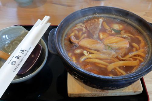 創業70年、昨年リニューアルなった純手打うどんと丼物の老舗 手打うどん 丼物 角浅 @ 岐阜県羽島郡笠松町 岐阜麺ツアー 三軒目 200703