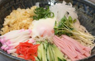 冷したぬき蕎麦