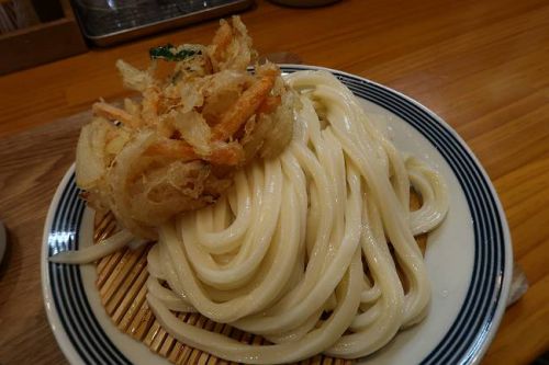 手打ちうどん 上を向いて @ 真冬は、やっぱりざるうどん?