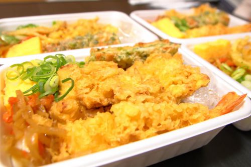 丸亀製麺「うどん弁当」4種類の違いを徹底比較!爆速で受取る方法も解説