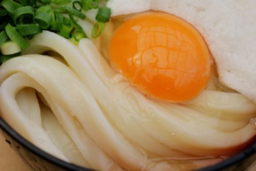 今度は冷で! 極太剛麺 杵と臼で打つ餅つき製法の民家改修のセルフうどん店 讃岐麺処 山岡 @ 観音寺市大野原 今年五回目の讃岐うどんツアー 3軒目 210422