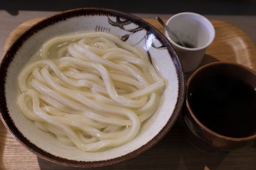 讃岐伊吹イリコオイルのつけのうどんが旨すぎておもわず替玉しちゃいました。 Udon Kyutaro @ 大阪市中央区久太郎町 210430
