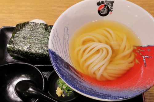 絶品お出汁の「ひやかけ」と高級昆布と海苔の「おもすび」とのコラボは最高です! 極楽うどん TKU ルクア大阪店 @ JR大阪駅 210703