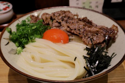 オリーブ牛の焼肉がのったうどんは二度美味しい うどん棒 大阪本店 @ 梅田 211010